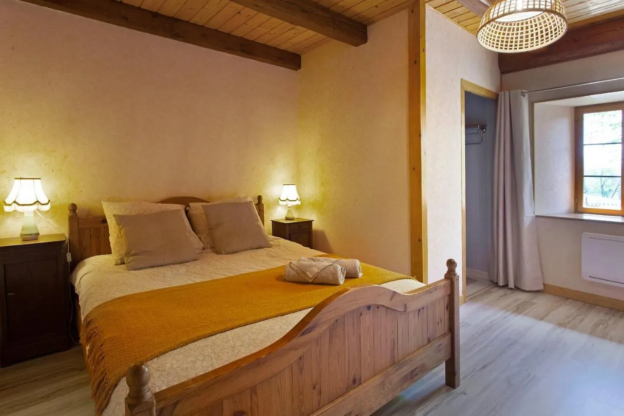 Holiday home Gite Les Tilleuls Arlanc